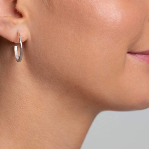 Boucles d'oreilles créoles martelées à la main