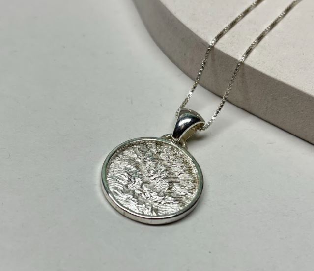 Collier réticulé avec lunette