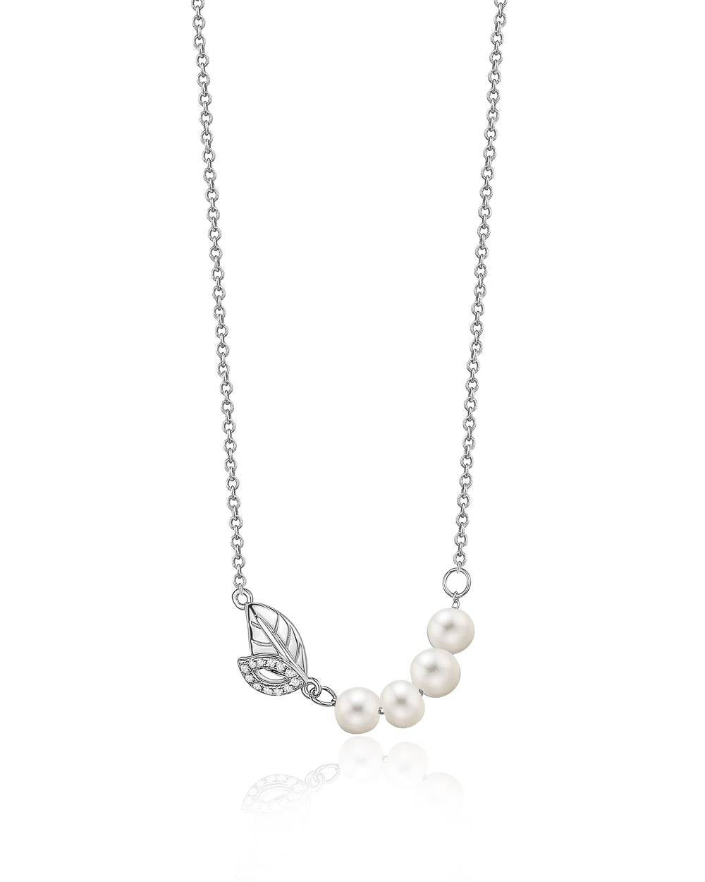 Collier de perles d'eau douce avec motif feuille