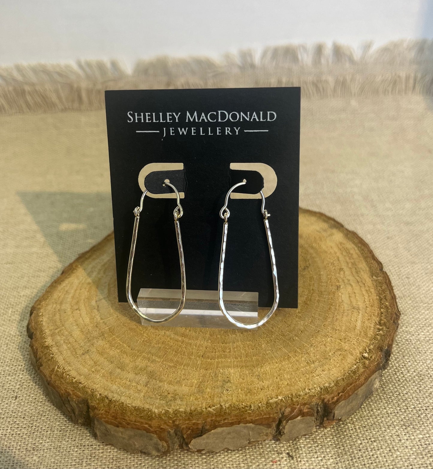 Boucles d'oreilles créoles martelées en soie
