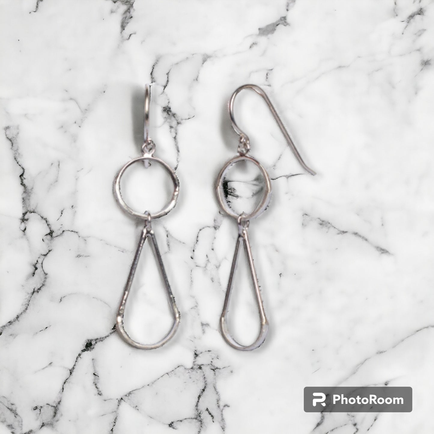 Cercle martelé avec boucles d'oreilles en forme de larme