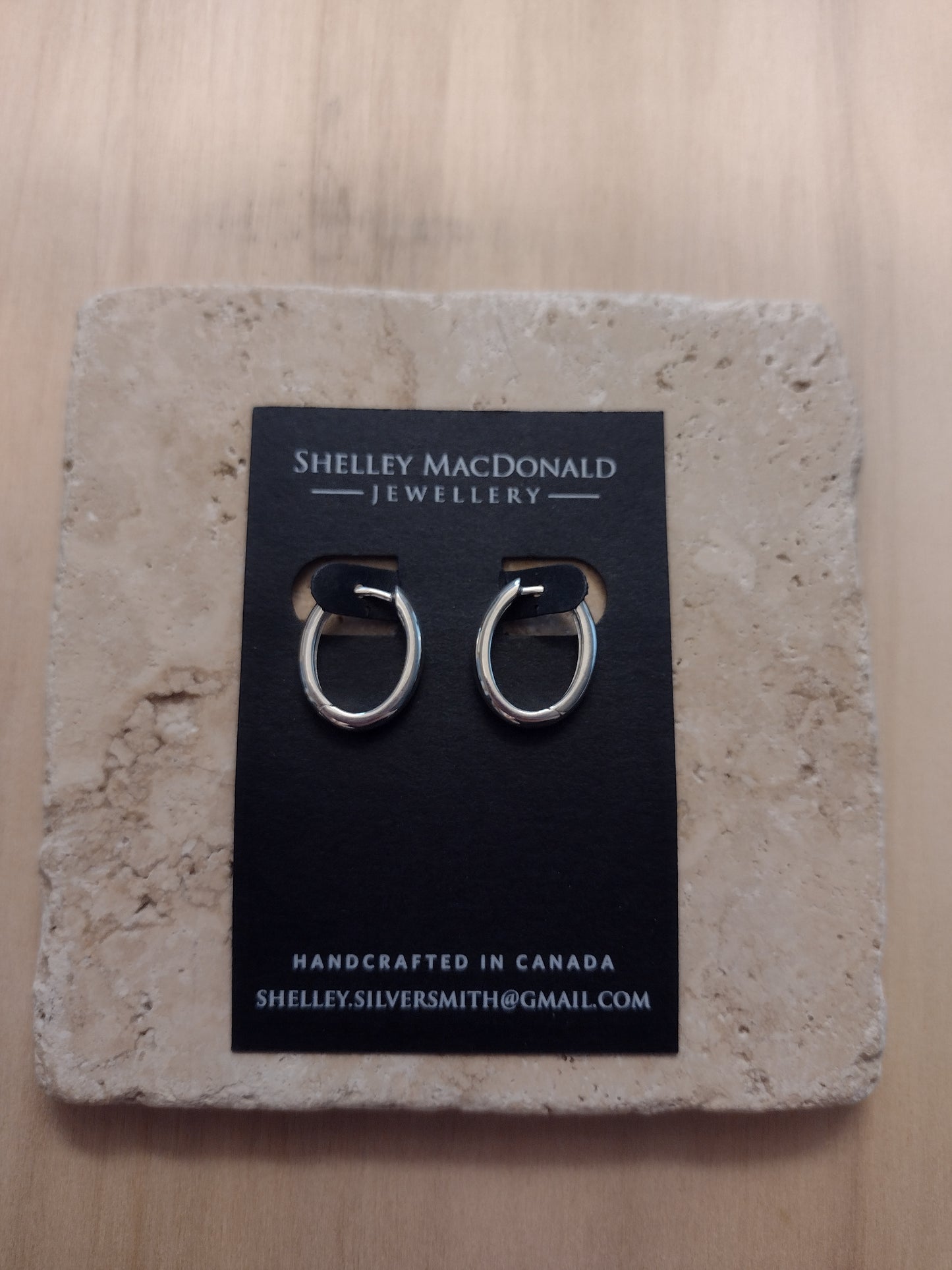 Medium Thin Ovate Hoops