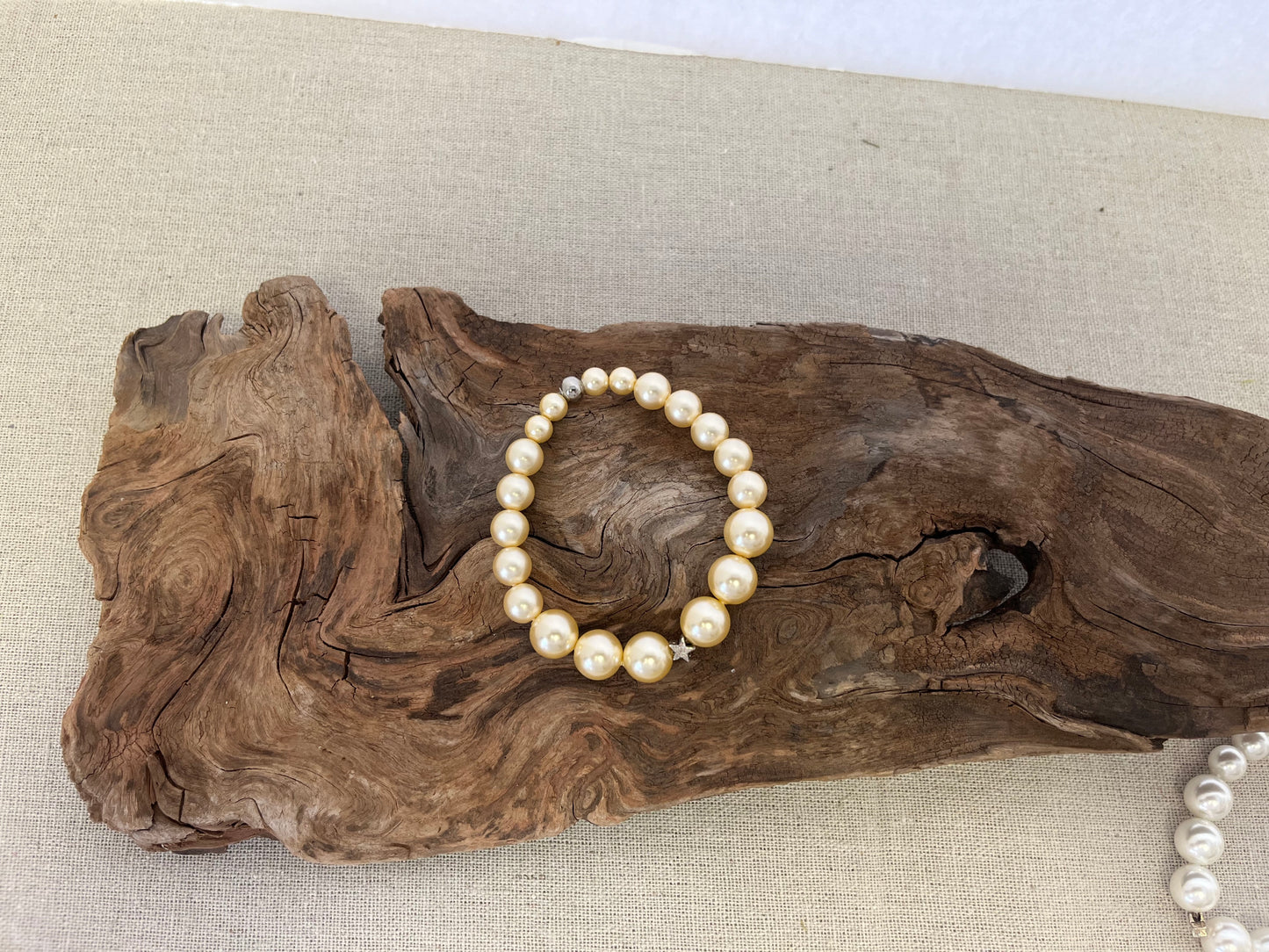 Large Pearl Stretch Bracelet