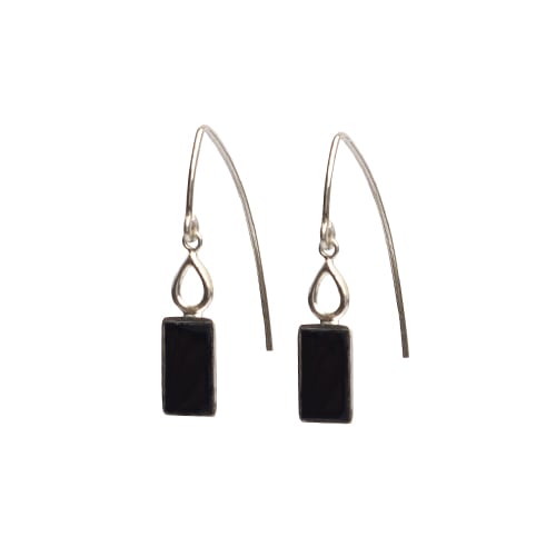Boucle d'oreille en onyx taillée à la main en forme de larme