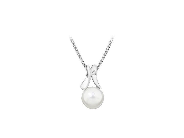 Pearl Pendant with Chain